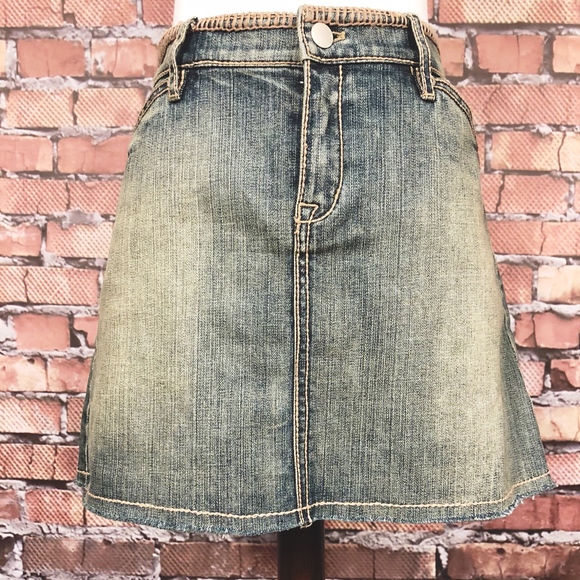 Elie Tahari Dresses & Skirts - Elie Tahari Neiman Marcus Light Wash Denim Mini Si